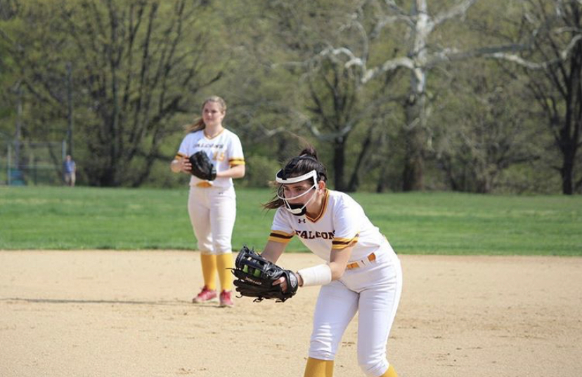 Left to right: Hannah Seig ('20), Mia Cohen ('21)