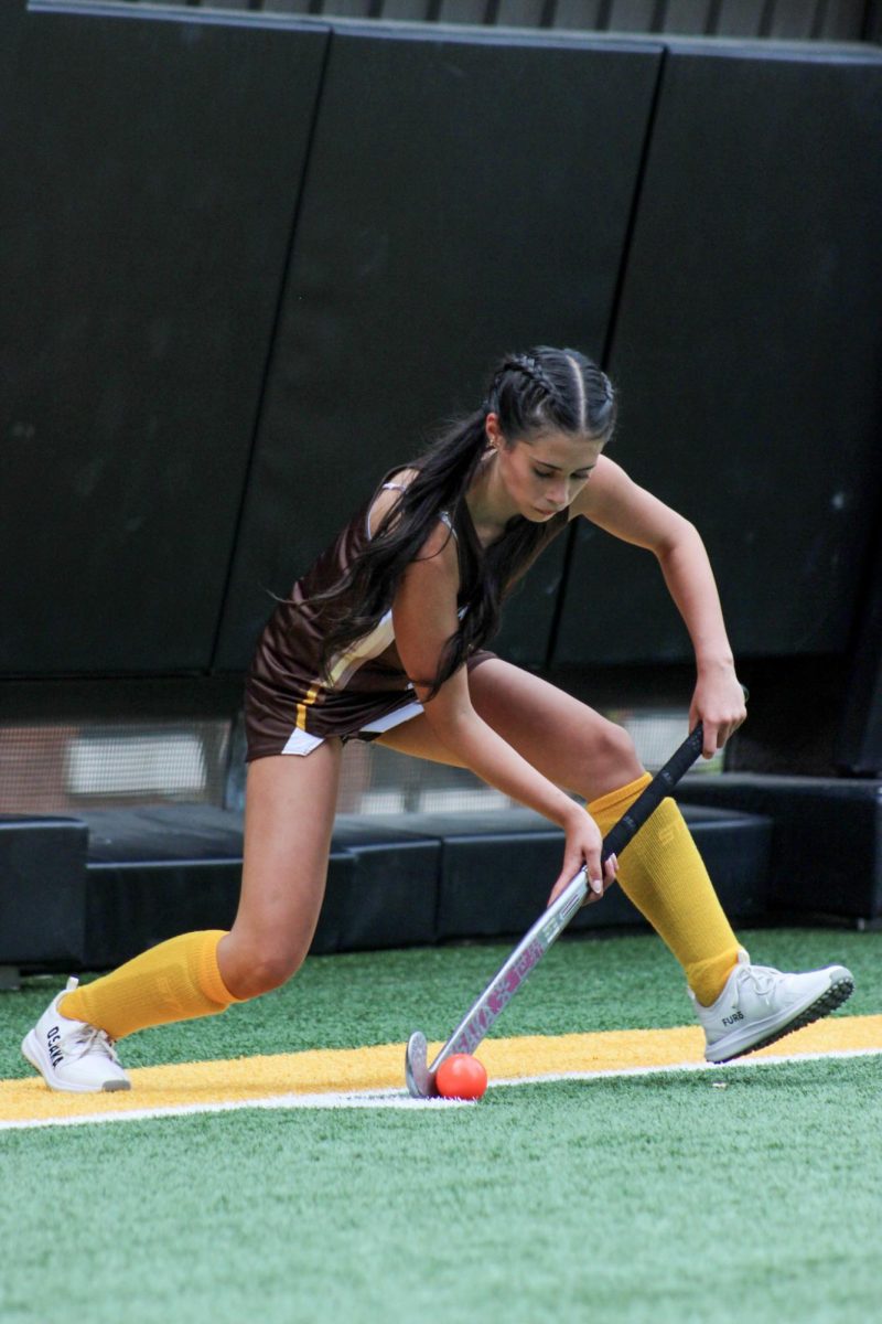 Chloe Covits ‘28 inserting for a corner.